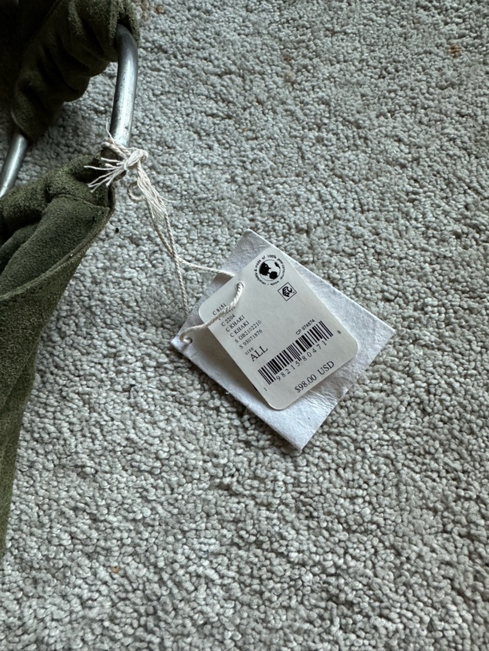 FREE PEOPLE Bobbi
Slouch Suede Tote In olive Green
New with tags - Picture 6 of 7
